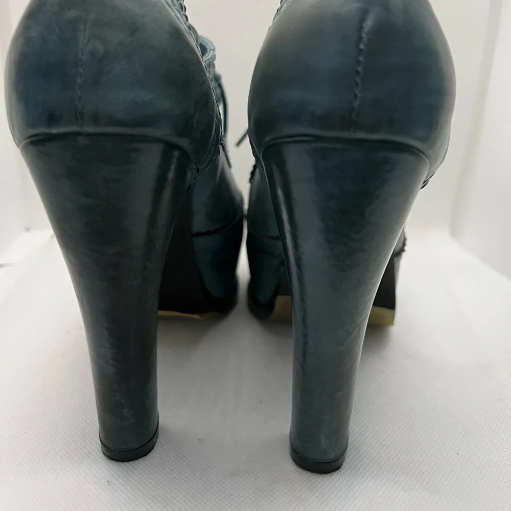 NWOT Beautiful brogue platform heels - Picture 5 of 5